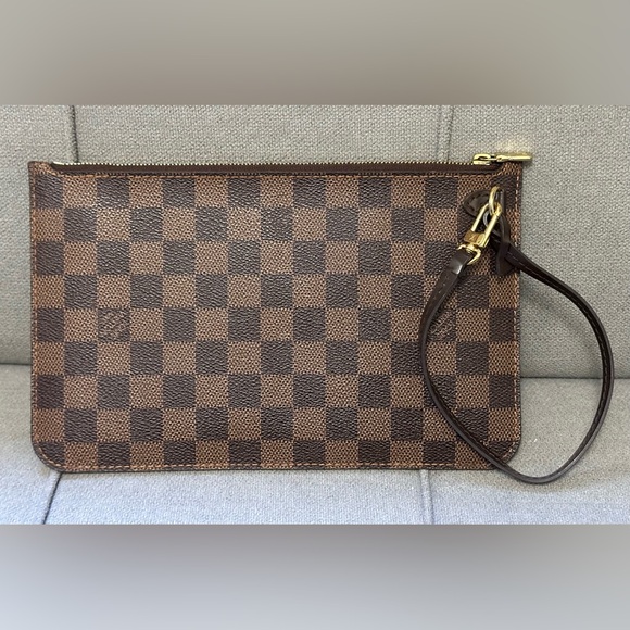 Authentic Louis Vuitton Neverfull Damier MM - Picture 15 of 16